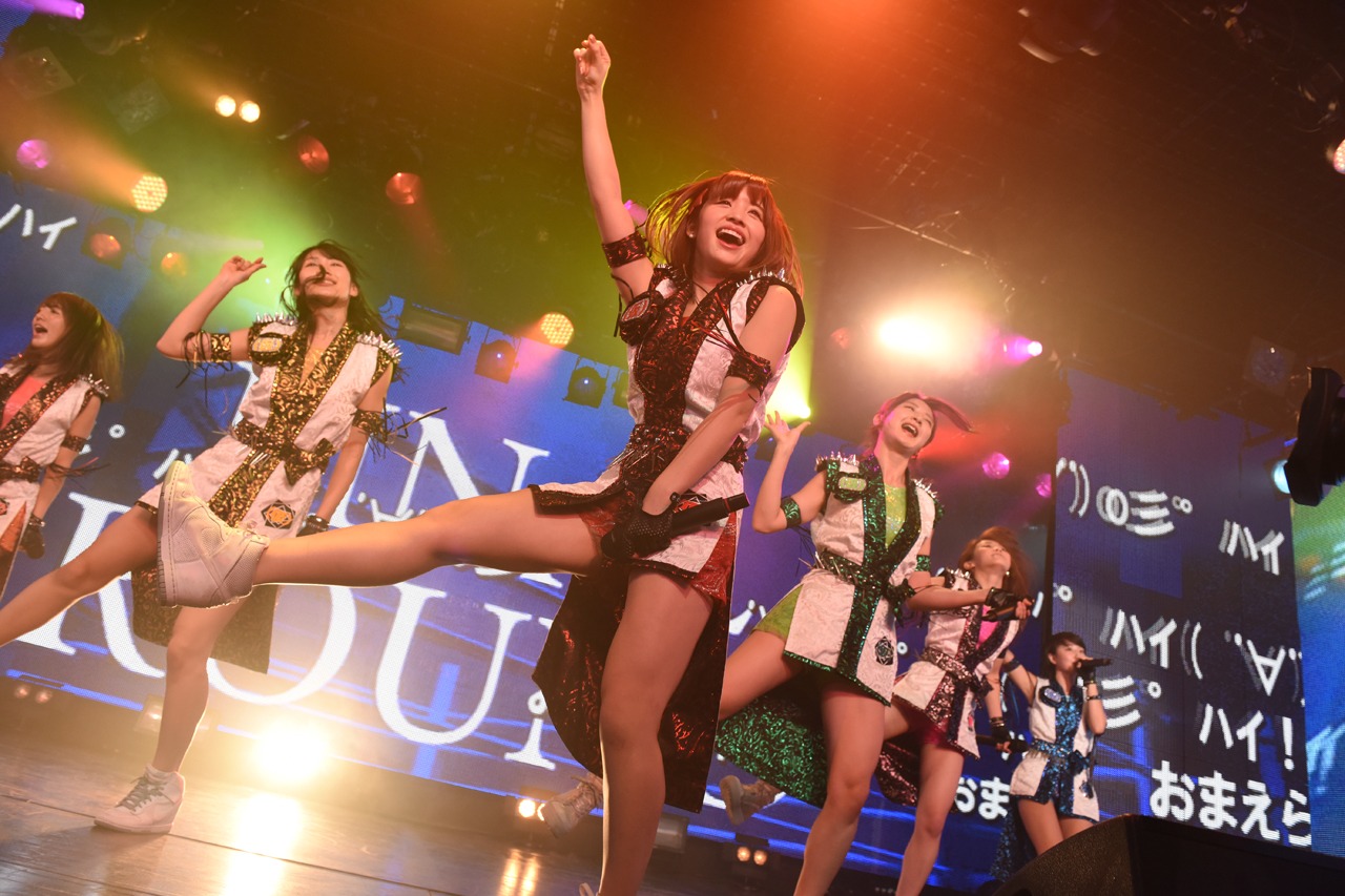 THE INNER MUSCLE Vol.1 第2部「アップアップガールズ（仮）対バン」の様子。