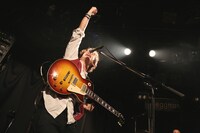 黒田隼之介（G, Cho）（撮影：後藤壮太郎）