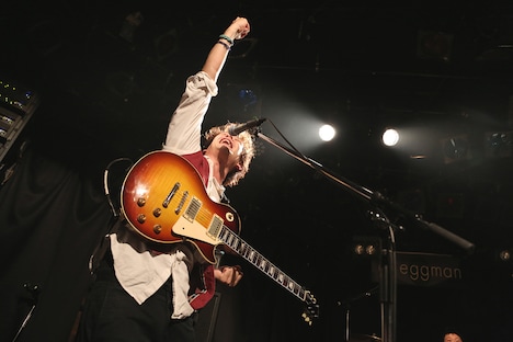 黒田隼之介（G, Cho）（撮影：後藤壮太郎）