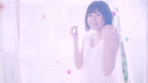 水瀬いのり「夢のつぼみ」ミュージックビデオのワンシーン。