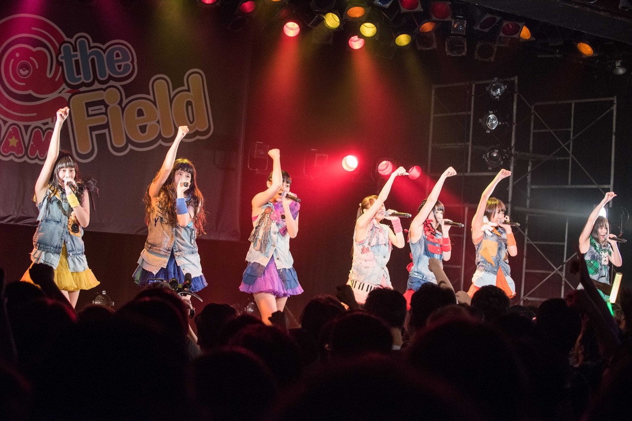 山口活性学園によるライブの様子。