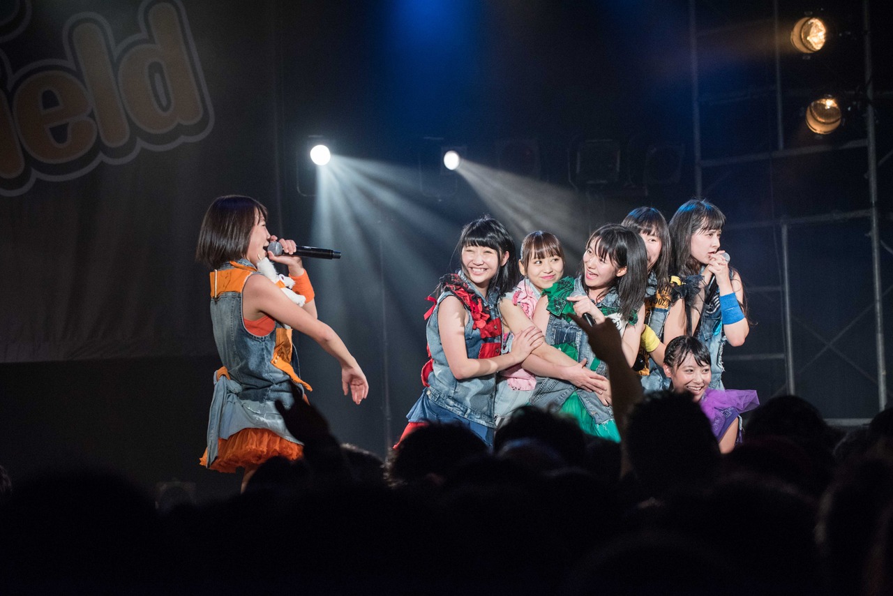 山口活性学園によるライブの様子。