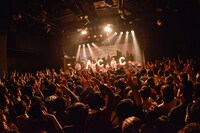 「Awesome Talks -One Man Show-」UNIT公演の様子。 （撮影：古渓一道）