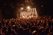 「Awesome Talks -One Man Show-」UNIT公演の様子。 (撮影:古渓一道)