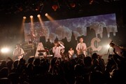 「Awesome Talks -One Man Show-」UNIT公演の様子。 (撮影:古渓一道)