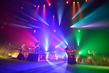 「フジファブリック HALL TOUR 2015 Hello!! BOYS & GIRLS」東京・NHKホールの様子。（撮影：河本悠貴）