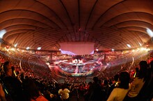 「史上最強の移動遊園地 DREAMS COME TRUE WONDERLAND 2015」東京ドーム公演の様子。