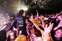 「POTSHOT 20th Anniversary Tour Final」東京・LIQUIDROOM公演の様子。（Photo by So Kuramochi）