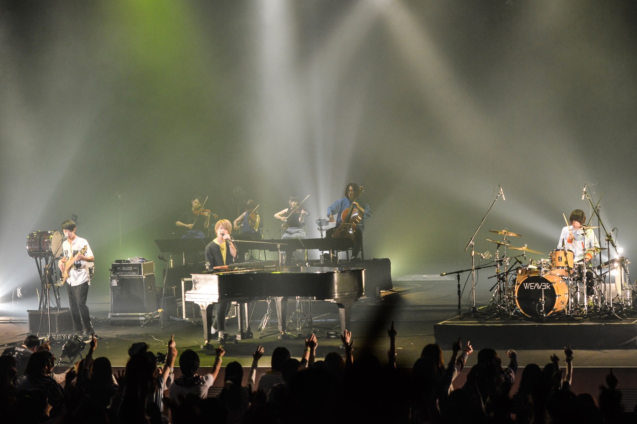 WEAVER「WEAVER HALL TOUR 2015 Still Boys & Girls ～Sing Like Dancing In Our Hall～」東京・NHKホール公演の様子。（撮影：高田梓）