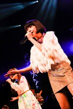 manaka（写真提供：ソニー・ミュージックレコーズ）