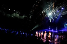 「Little Glee Monster LIVE TOUR 2015 ～リトグリ、秋のガオッとオールJAPAN!!～」EX THEATER ROPPONGI公演の模様。（写真提供：ソニー・ミュージックレコーズ）
