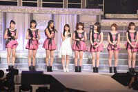 「アンジュルム ファーストコンサートツアー 2015秋『百花繚乱』～福田花音卒業スペシャル～」の様子。