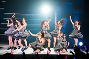 「アンジュルム ファーストコンサートツアー 2015秋『百花繚乱』~福田花音卒業スペシャル~」の様子。