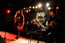 左からしふぉん、ハシダカズマ。（撮影：曽我美芽）