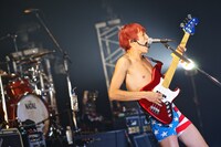 たなしん（B, Cho）（撮影：佐藤広理）