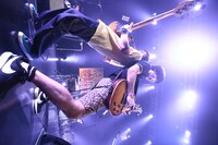 「MORE KING OF ROCK 20th」東京公演の様子。（photo by eri shibata）