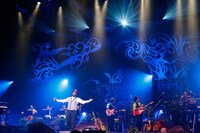 「クリス・ハート 47都道府県Tour 2015-2016 ～続く道～」東京国際フォーラム ホールA公演の様子。（写真提供：ユニバーサルシグマ）