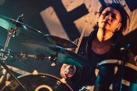 Яyo（Dr）（撮影：西槇太一）