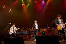 左から水野良樹（いきものがかり）、藤井隆、新藤晴一（ポルノグラフィティ）。（撮影：岩橋仁子）