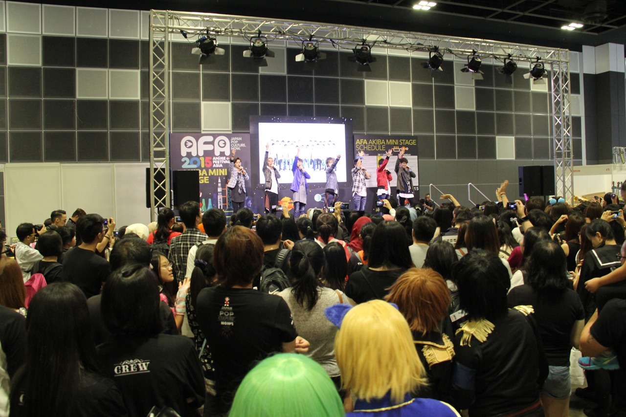 ジュノン・スーパーボーイ・アナザーズ「Anime Festival Asia Singapore 2015」出演時の様子。(c) JUNON SUPERBOY ANOTHERS PROJECT