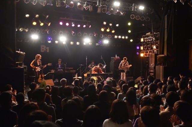 「さかいゆう TOUR 2015“ジャスミン”」福岡・DRUM Be-1公演の様子。