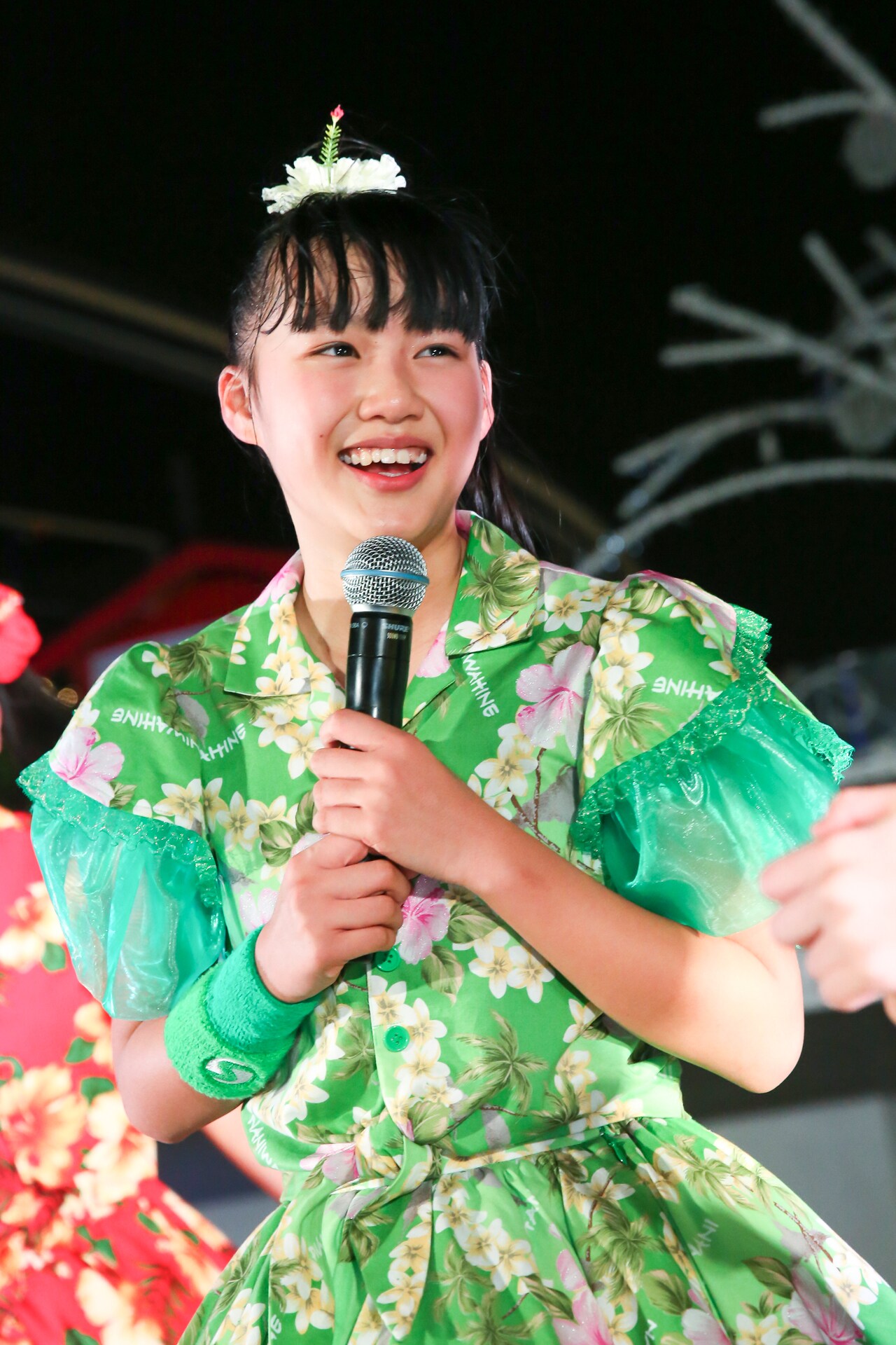 吉川ひより（撮影：笹森健一） - とき宣、季節外れのハイビスカス衣装