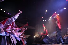 「逗子三兄弟 5th Anniversary ＆ Tour Final ONEMAN Live in TOKYO『三匹の子ブタ ～伝説はここから始まった～』」の様子。（Photo by Mishimagick）