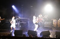 「逗子三兄弟 5th Anniversary ＆ Tour Final ONEMAN Live in TOKYO『三匹の子ブタ ～伝説はここから始まった～』」の様子。（Photo by Mishimagick）