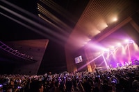 柴咲コウ「Ko Shibasaki Live Tour 2015『こううたう』」東京・東京国際フォーラム ホールA公演の様子。（写真提供：ビクターエンタテインメント）