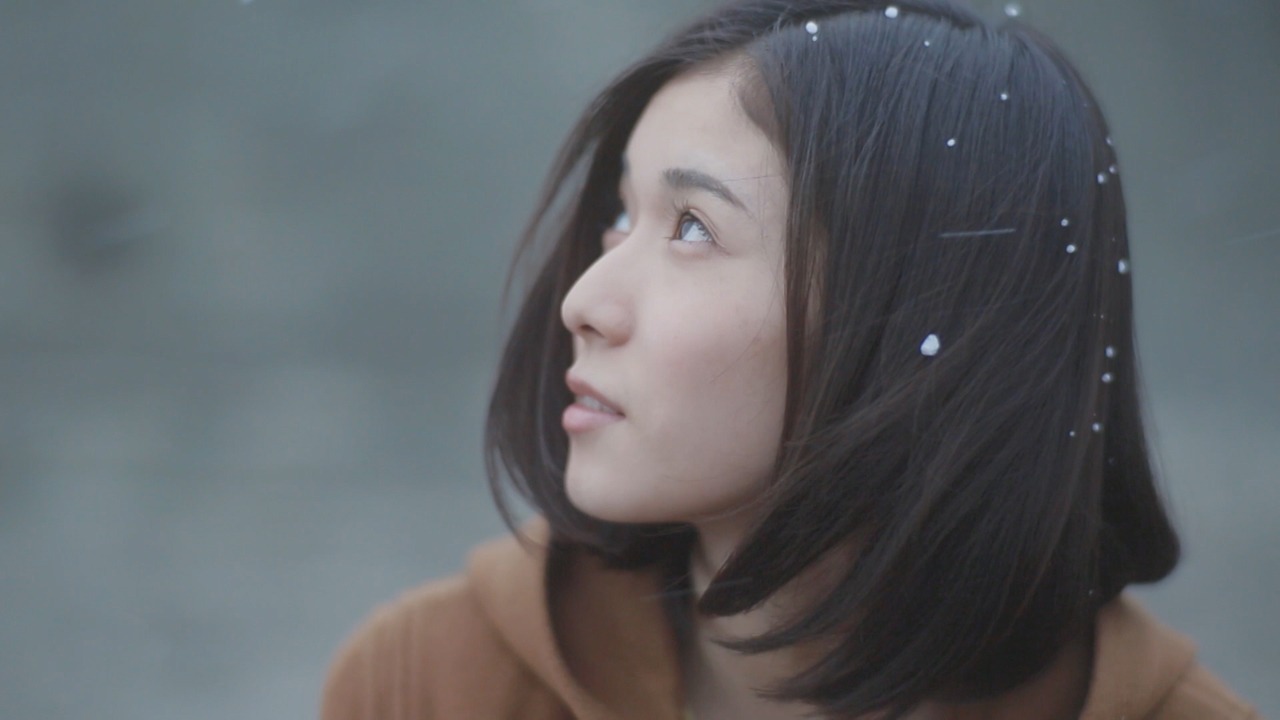 TUBE「灯台」ミュージックビデオのワンシーン。