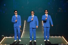 左から三浦春馬、岸谷五朗、寺脇康文。（写真提供：アミューズ）