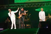 左からサンプラザ中野くん、パッパラー河合、小峠英二（バイきんぐ）（写真提供：アミューズ）