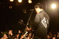 松崎兵太（G, Cho）（撮影：半田安政[showcase]）