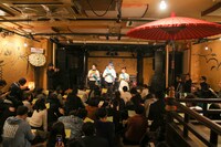 ASA-CHANG＆巡礼「弔いの音を祀る夜」の様子。