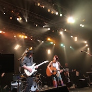 丸本莉子、東京ワンマンに同郷先輩・手島いさむ助っ人で登場