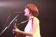 丸本莉子（写真提供：ビクターエンタテインメント）