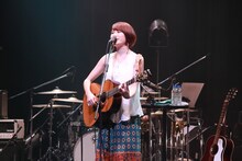 丸本莉子（写真提供：ビクターエンタテインメント）