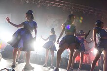 「PASSPO☆フライトツアーROCK周年ツアー アリガート便」ファイナル公演の様子。