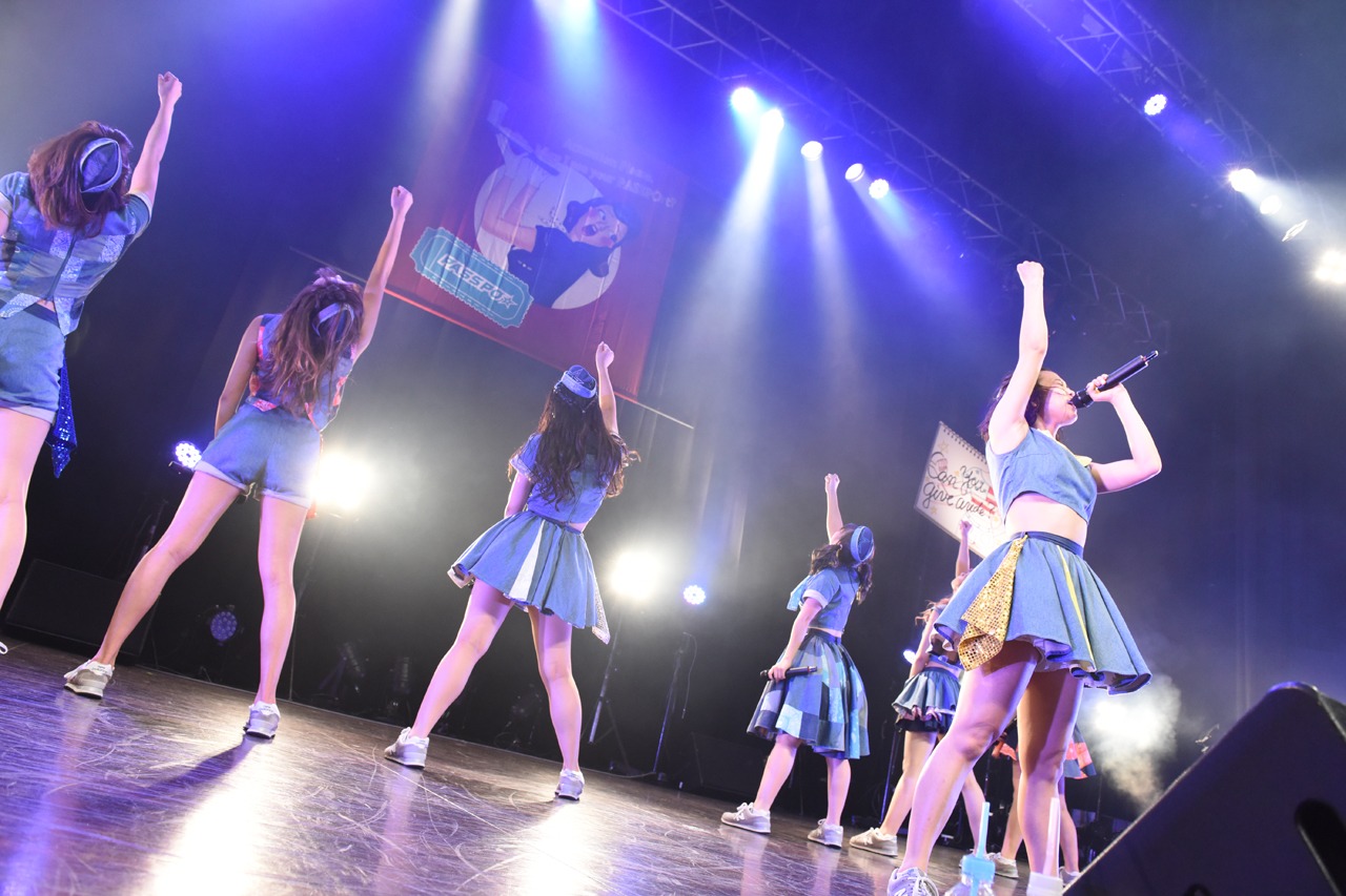 「PASSPO☆フライトツアーROCK周年ツアー アリガート便」ファイナル公演の様子。