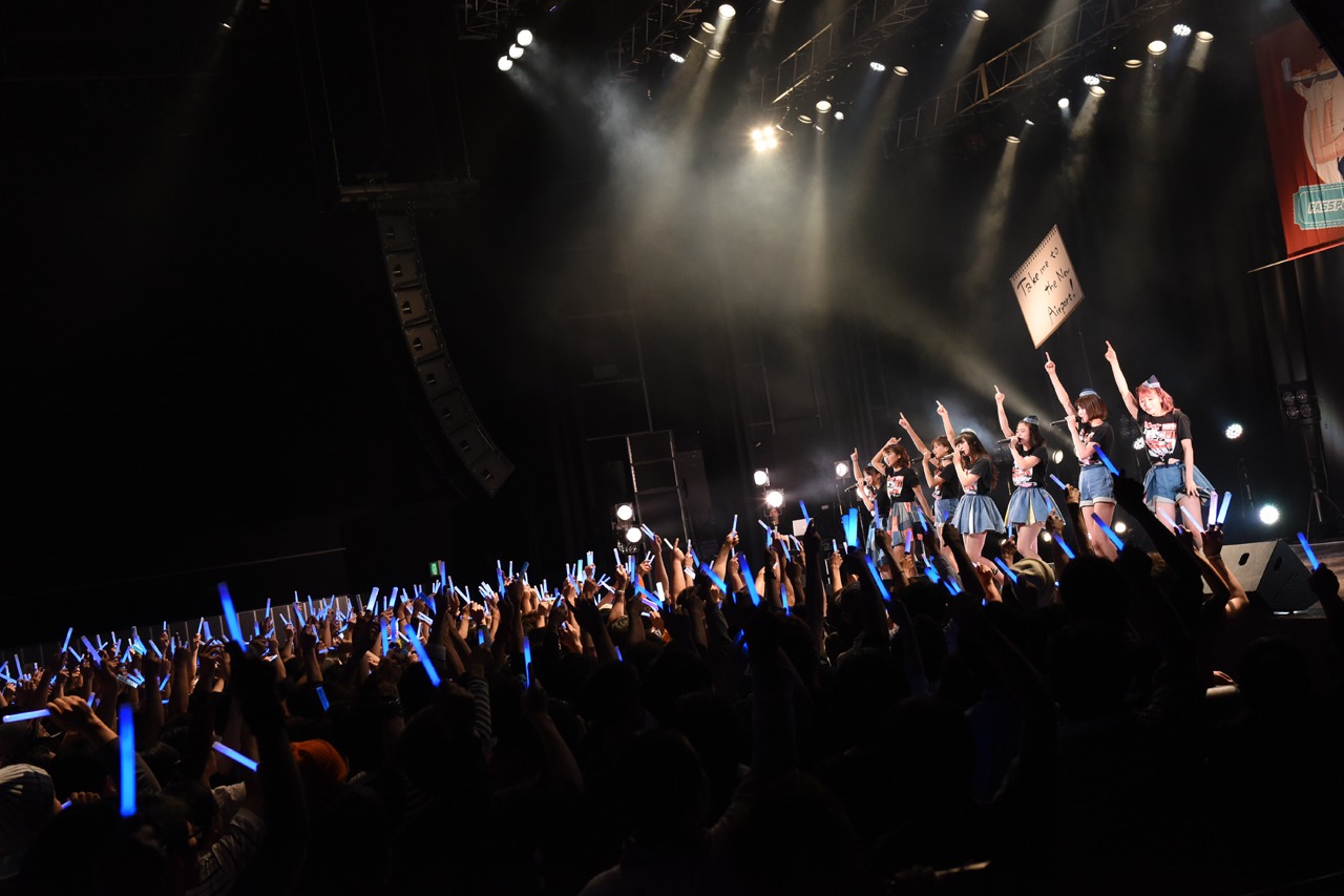 「PASSPO☆フライトツアーROCK周年ツアー アリガート便」ファイナル公演の様子。