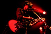 平井拓郎（Vo, G）（撮影：横山マサト）