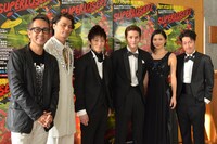 囲み取材の様子。（左から）宮本亜門、KREVA、千葉涼平（w-inds.）、古屋敬多（Lead）、仲宗根梨乃、YOKOI（WRECKING CREW ORCHESTRA）。