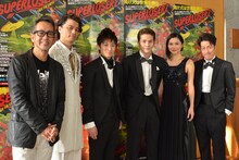 囲み取材の様子。（左から）宮本亜門、KREVA、千葉涼平（w-inds.）、古屋敬多（Lead）、仲宗根梨乃、YOKOI（WRECKING CREW ORCHESTRA）。