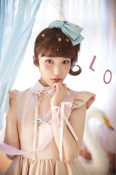 内田彩新アーティスト写真「Sweet Tears」バージョン