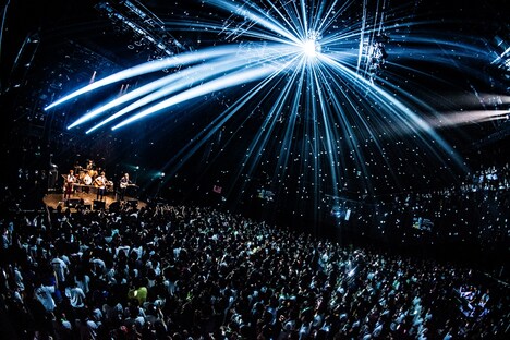 go!go!vanillas「COUNTER ACTION TOUR 2015」東京・赤坂BLITZ公演の様子。（撮影：浜野カズシ）