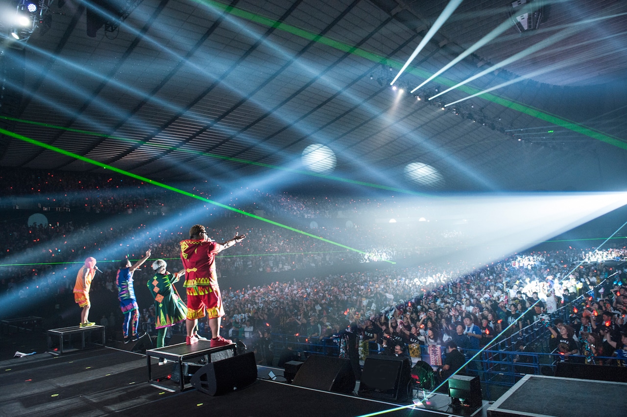 湘南乃風「風伝説 第二章 ～雑巾野郎 ボロボロ一番星TOUR2015～」ファイナル公演の様子。