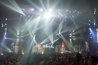 湘南乃風「風伝説 第二章 ～雑巾野郎 ボロボロ一番星TOUR2015～」ファイナル公演の様子。