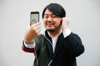 篠崎愛「LISTEN TO AI SHINOZAKI──私を、聴いて。」再生中のイメージ。