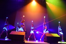 「アップアップガールズ（仮）ライブハウスツアー2015 ハイスパート RAVE FESTIVAL」ツアーファイナル第1部の様子。