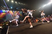 「アップアップガールズ（仮）ライブハウスツアー2015 ハイスパート RAVE FESTIVAL」ツアーファイナル第1部の様子。